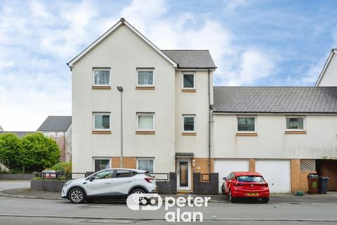 2 bed property, in Phoebe Road, £100,000