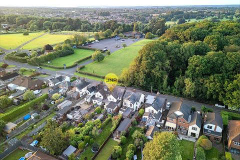 2 bed property, in Penn Road, £425,000