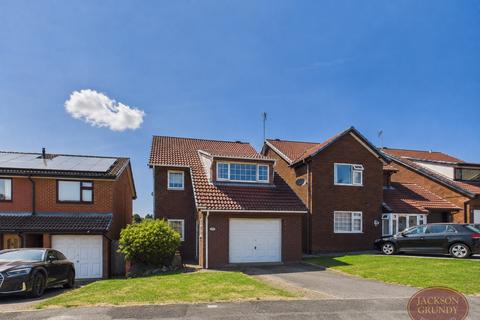 3 bed property, in Pembroke Way, £320,000