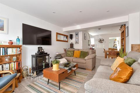 2 bed property, in Worsley Road, £180,000