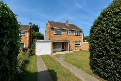 3 bed property, in Leamington Drive, £425,000
