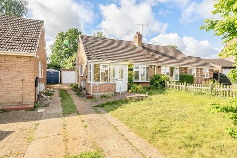 2 bed property, in Maidenhead, £395,000