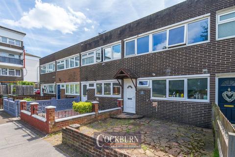 3 bed property, in Sennen Walk, £375,000