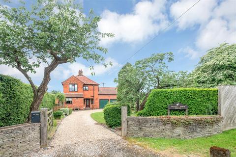 3 bed property, in Kelham Lane, £350,000