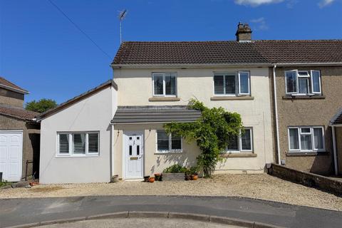 3 bed property, in Hungerdown Lane, £369,950