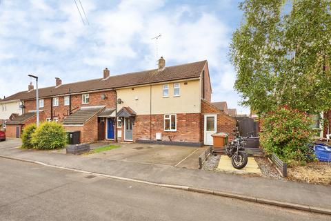 2 bed property, in Parker Road, £200,000