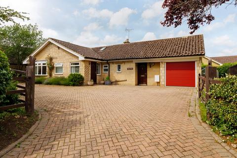 3 bed property, in Stratford-Upon-Avon CV37, £700,000