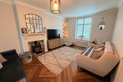 3 bed property, in Bailey Street, £190,000