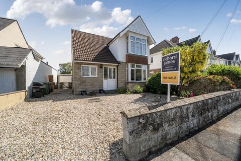 3 bed property, in Broome Manor Lane, £425,000