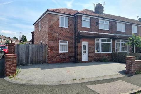 5 bed property, in St. Georges Road, £300,000