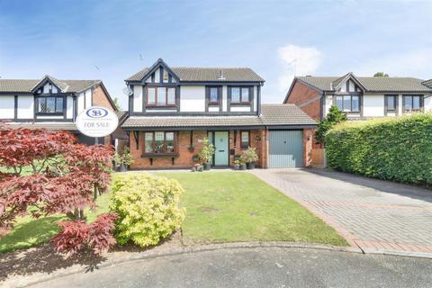 4 bed property, in Oakhurst Drive, £360,000
