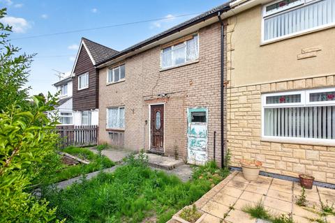 3 bed property, in 3 Winton Way, £49,000