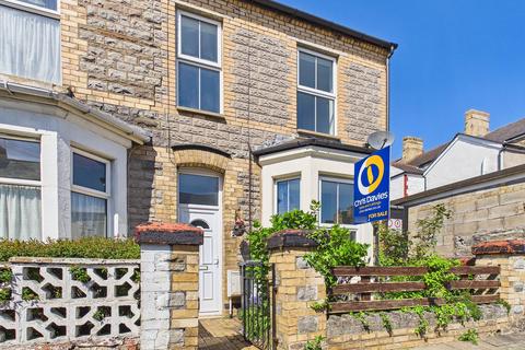 3 bed property, in Oban Street, £200,000