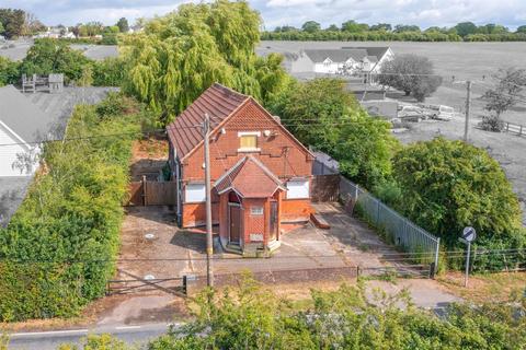 3 bed property, in South Hanningfield Road, £400,000