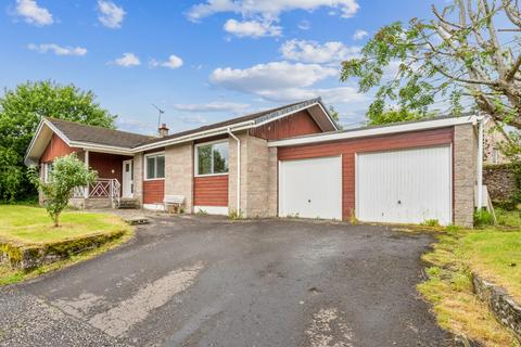 3 bed property, in Anderson Court, £315,000