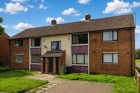 3 bed property, in Flat 34 Sledmere Close, £1,000