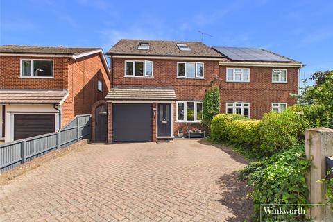 5 bed property, in St Marys Avenue, £550,000