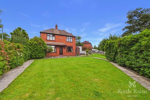 3 bed property, in King George Road, £355,000