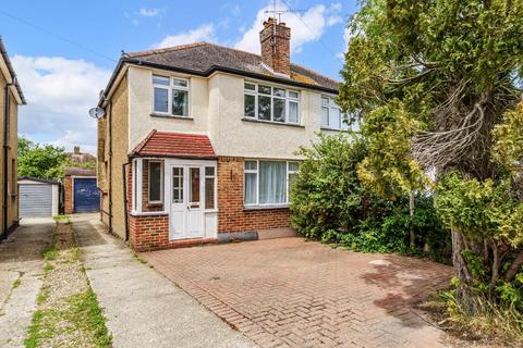 3 bed property, in Willow Way, £550,000
