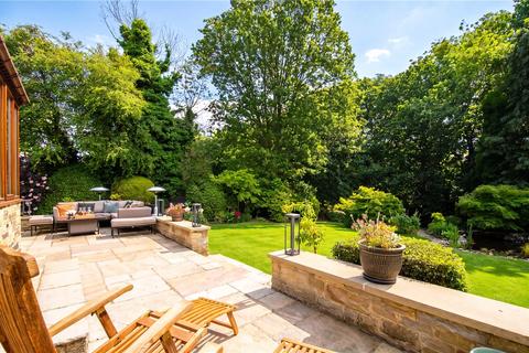 4 bed property, in Park Avenue, £1,600,000
