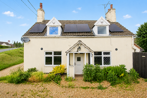 5 bed property, in 28 Murrow Bank, £39,000