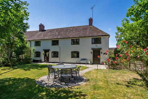 4 bed property, in Icknield Street, £650,000