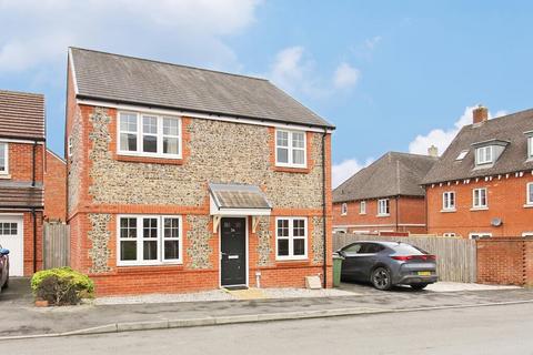 4 bed property, in Stalls Road, £455,000