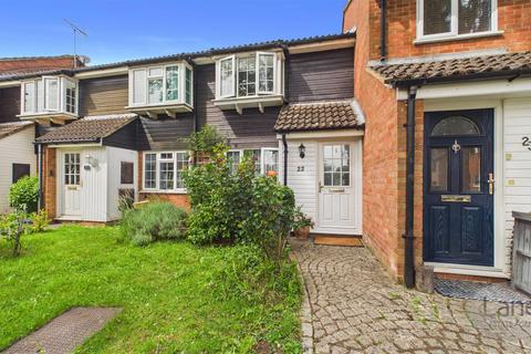 2 bed property, in Galloway Close, £380,000