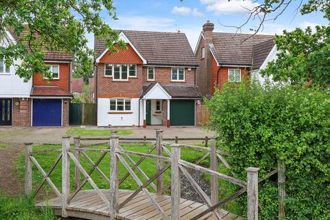 4 bed property, in Jennings Way, £640,000