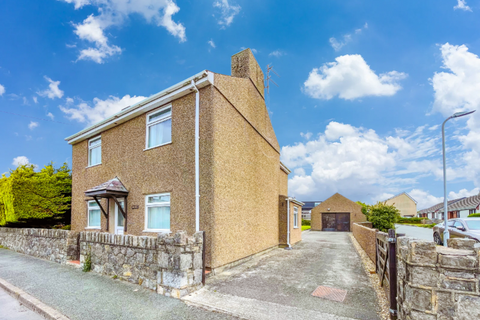 3 bed property, in Lon Groes, £250,000