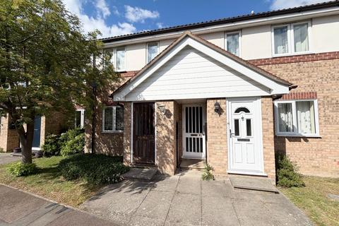 1 bed property, in Coupals Close, £140,000