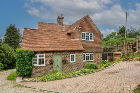 2 bed property, in Mapleton Road, £735,000