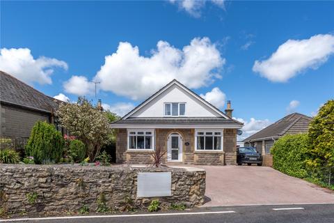 5 bed property, in Beautifully renovated five-bedroom detached home, £725,000