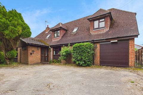5 bed property, in Admoor Lane, £600,000