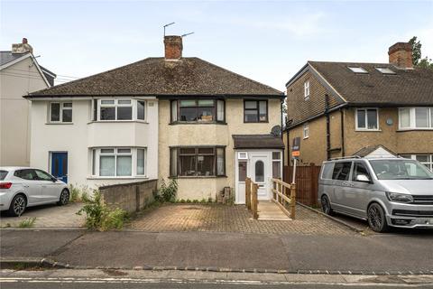 2 bed property, in York Road, £425,000