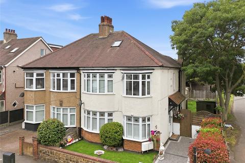 2 bed property, in Ennismore Gardens, £275,000