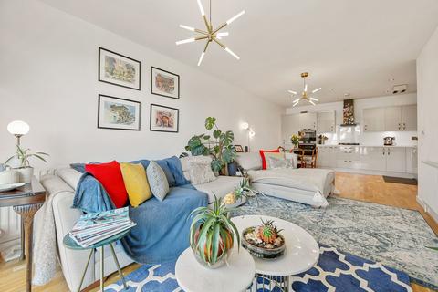 2 bed property, in Romford Road, £400,000