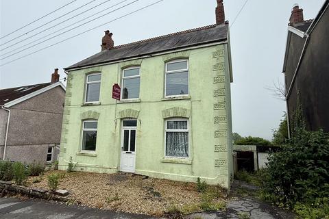 3 bed property, in Heol Y Banc, £150,000