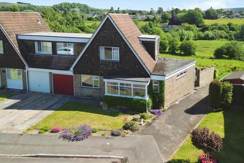 3 bed property, in Damask Way, £365,000