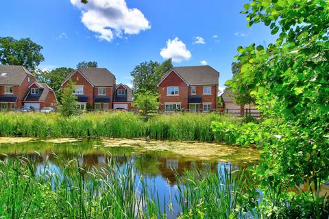 4 bed property, in Lake View, £1,200,000