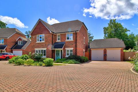 4 bed property, in Lake View, £1,170,000