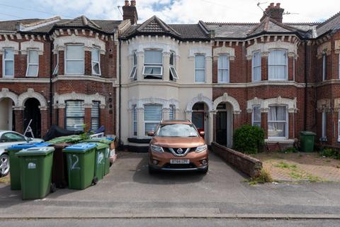 4 bed property, in Atherley Road, £350,000