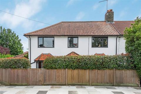 4 bed property, in Nowell Road, £1,450,000