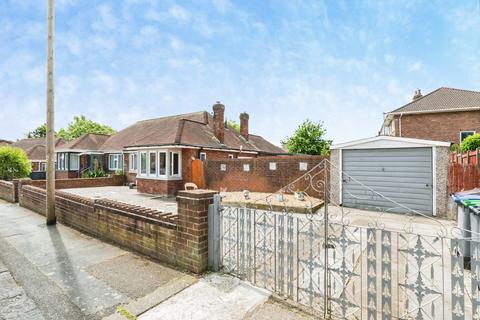 2 bed property, in Furness Avenue, £160,000