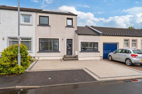 3 bed property, in Burnside Gardens, £240,000