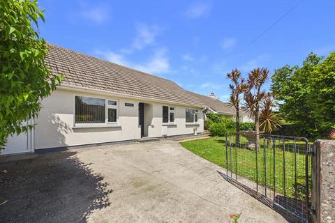 3 bed property, in Paynters Lane End, £350,000