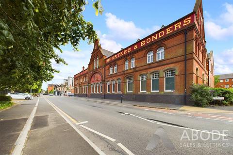 2 bed property, in Grants Yard, £165,000