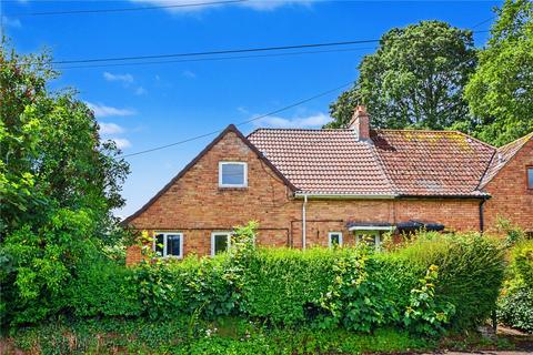 2 bed property, in Minehead Road, £200,000