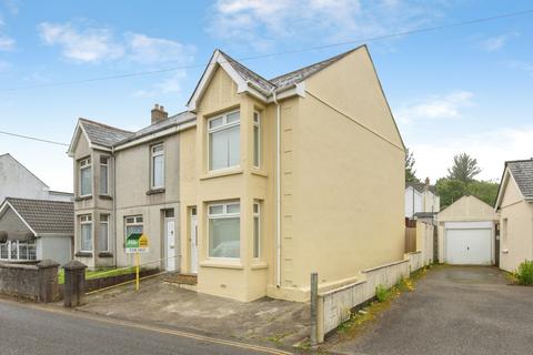 2 bed property, in Roche Road, £190,000