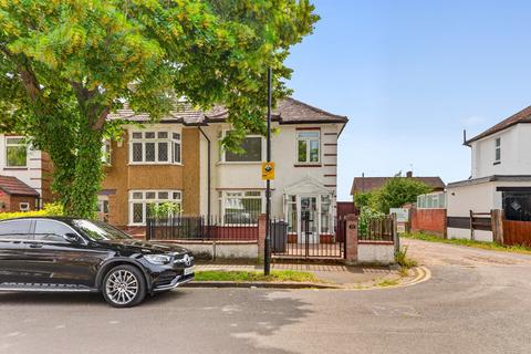 3 bed property, in Boston Gardens, £830,000